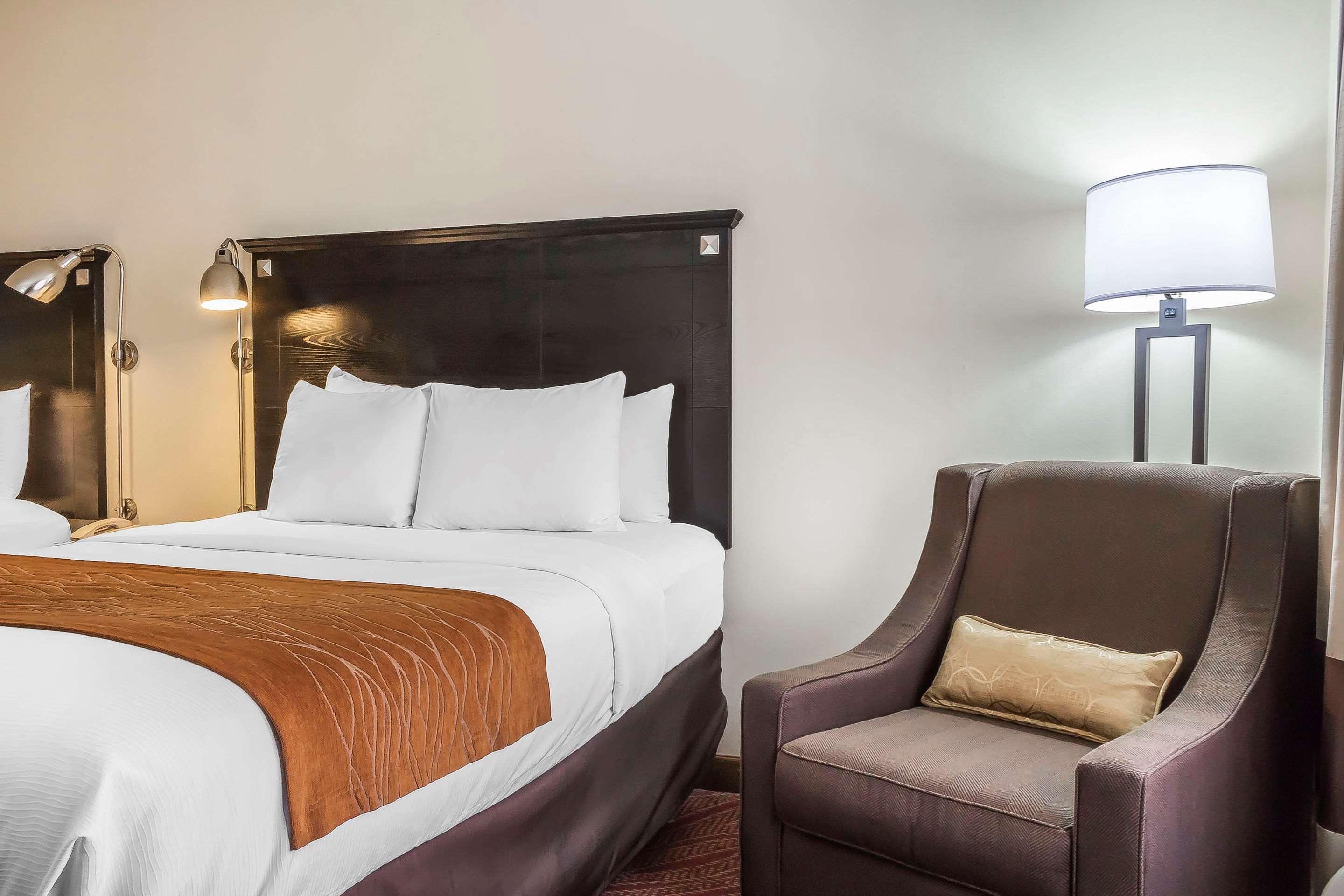 Comfort Inn & Suites Laguardia Airport New York Exterior photo