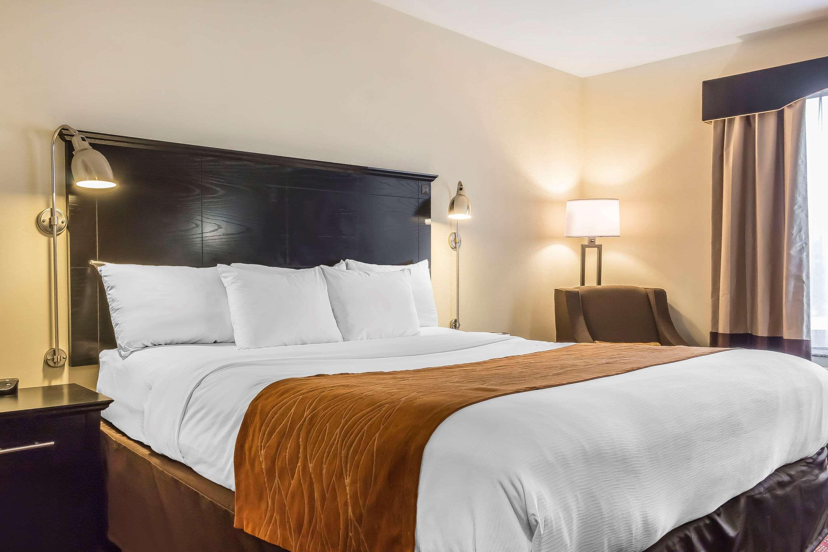 Comfort Inn & Suites Laguardia Airport New York Exterior photo
