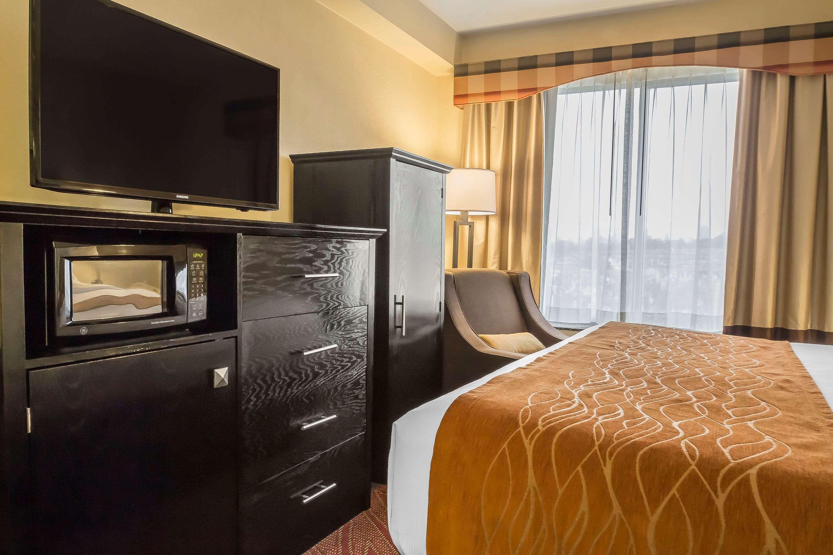 Comfort Inn & Suites Laguardia Airport New York Exterior photo