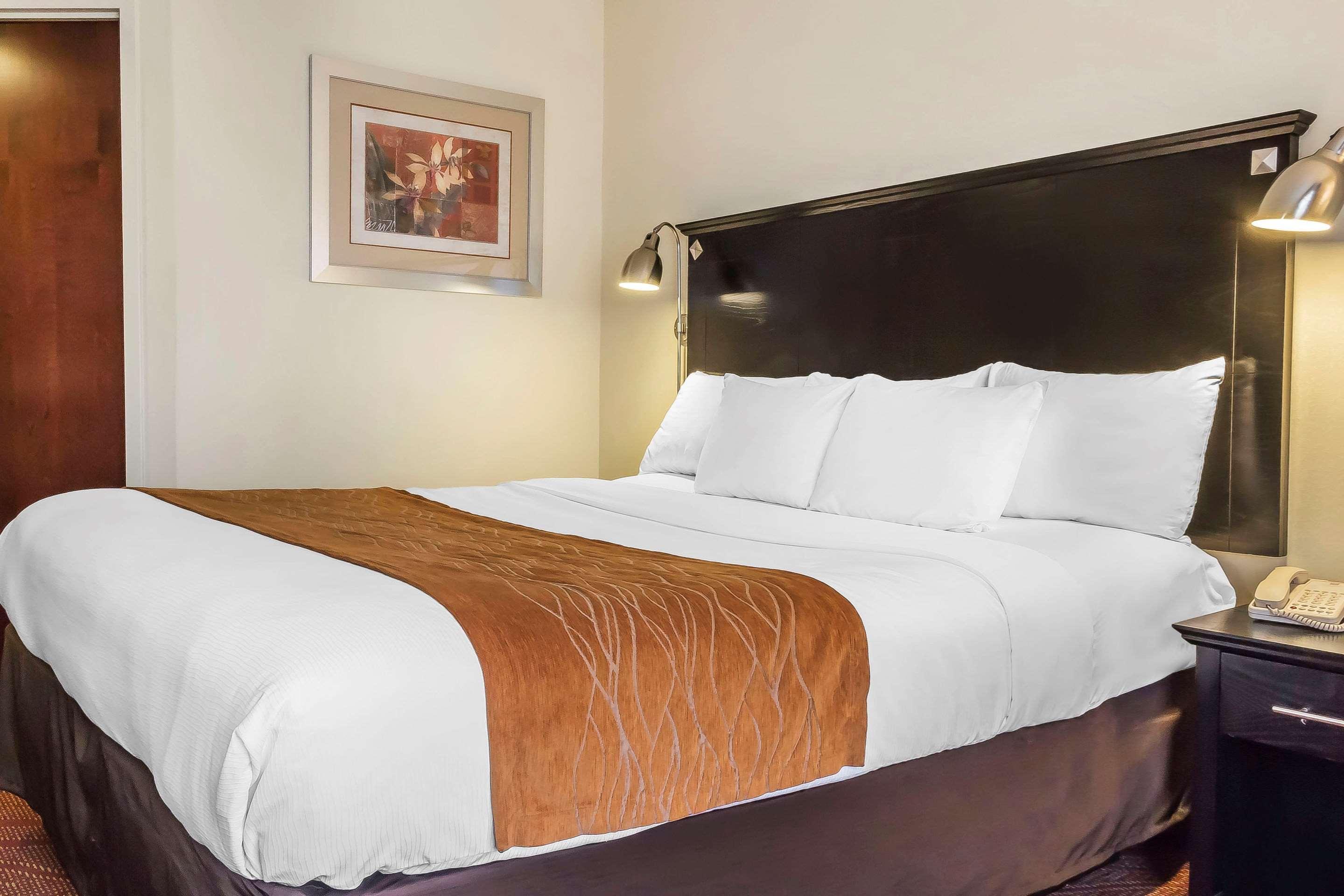 Comfort Inn & Suites Laguardia Airport New York Exterior photo