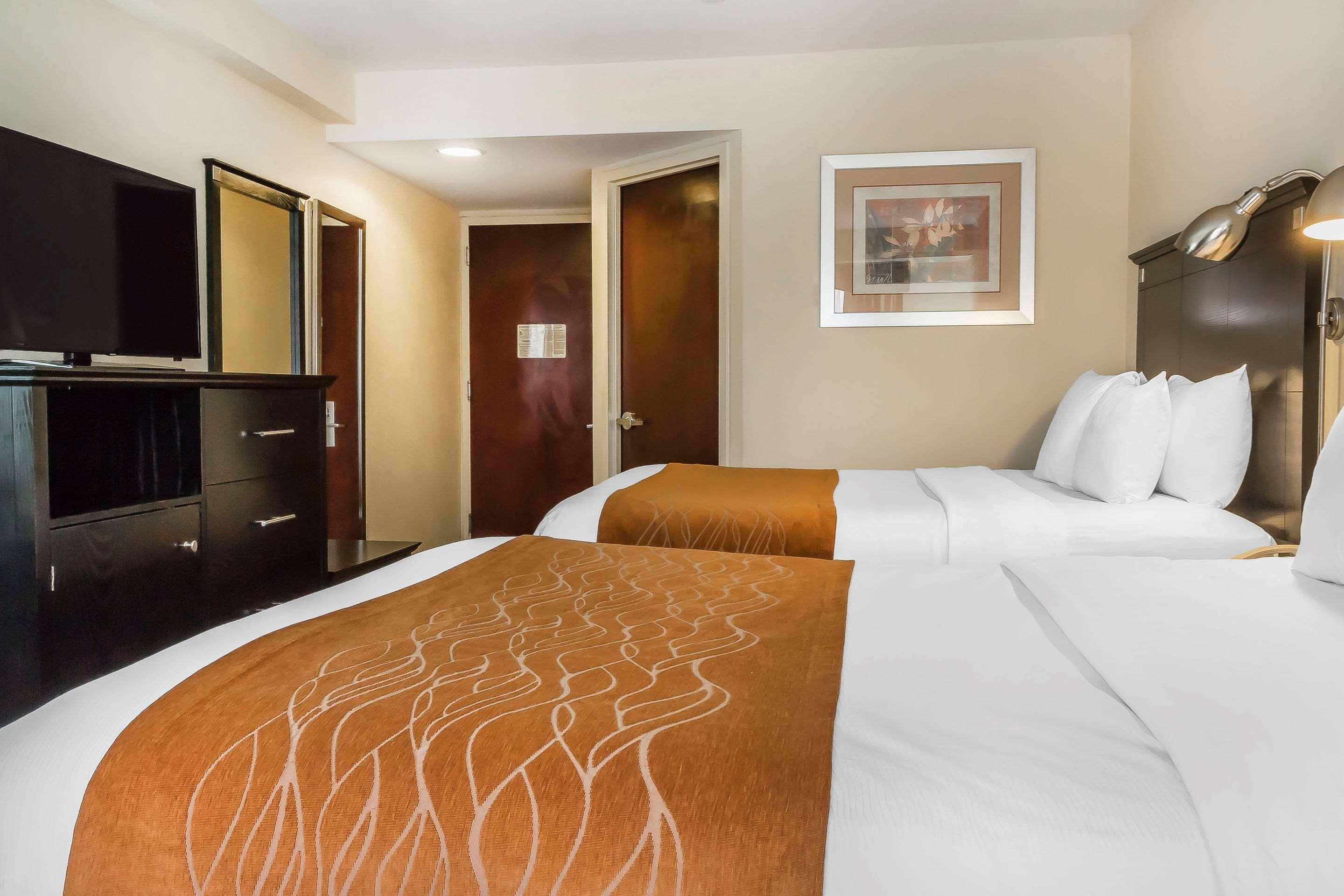 Comfort Inn & Suites Laguardia Airport New York Exterior photo