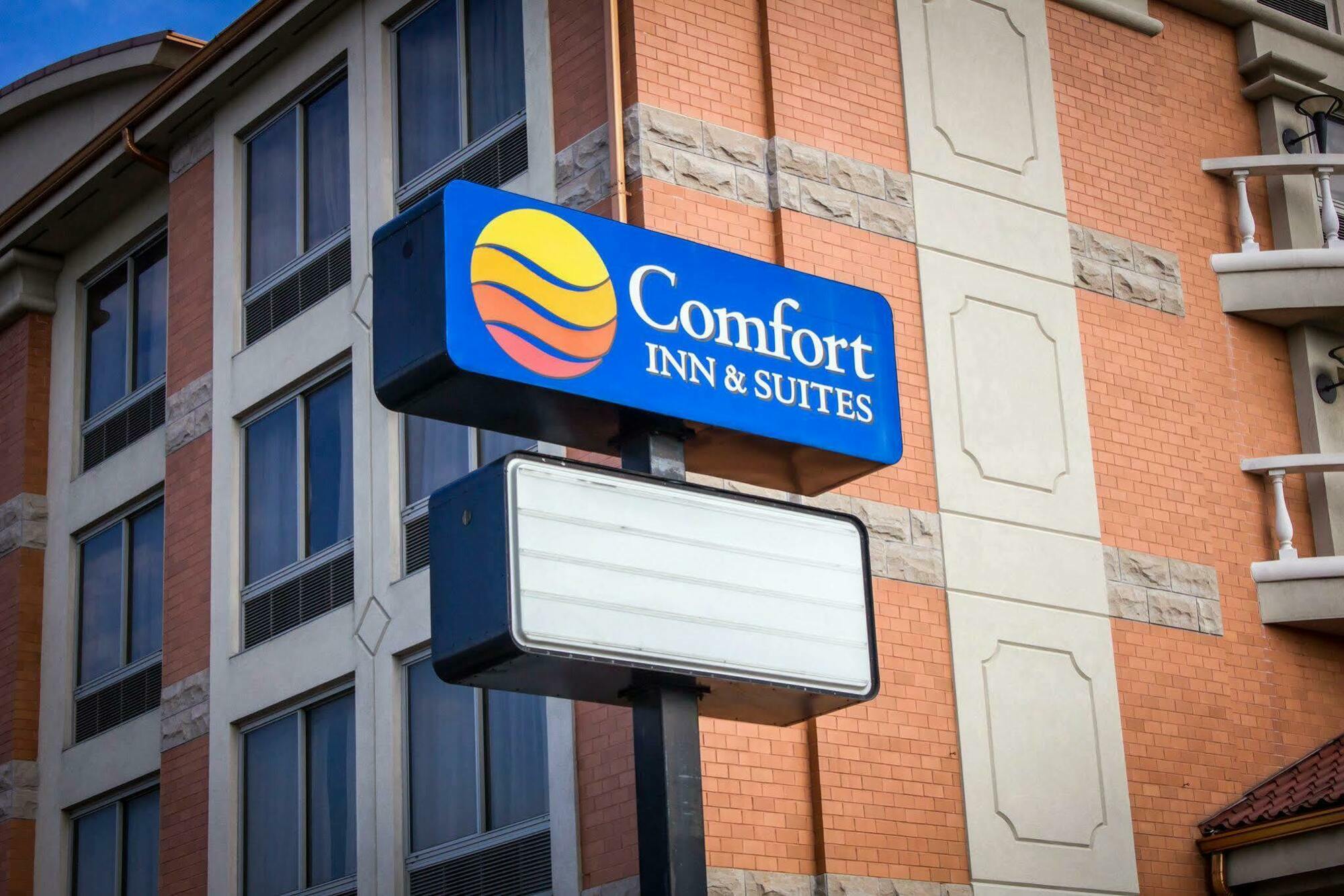 Comfort Inn & Suites Laguardia Airport New York Exterior photo
